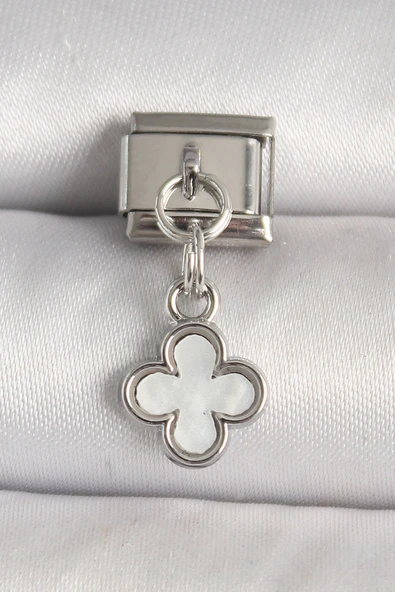 Gümüş Renk Beyaz Mineli Yonca Model Nomination Charm - EBJ250501W32902 ürün görseli