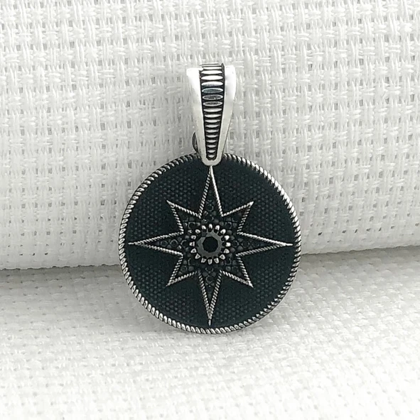 925 Ayar Gümüş Siyah Taşlı Kuzey Yıldızı Kolye Ucu ürün görseli