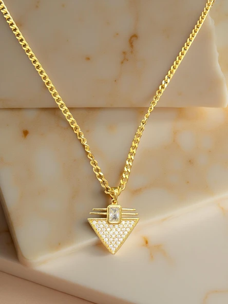 Zarif Üçgen Tasarımlı Taş Detaylı Altın Renk 316L Çelik Kolye - Modern ve Işıltılı Tasarım ürün görseli 1