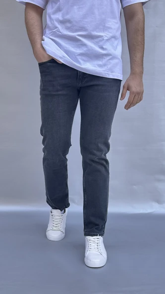 Yıkamalı Siyah Regular Fit Jean