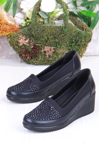 Fort Sdf B-01 Siyah Hafif Taş Baskılı Dolgu Taban Şık Kadın Günlük Ayakkabı - Resim 4