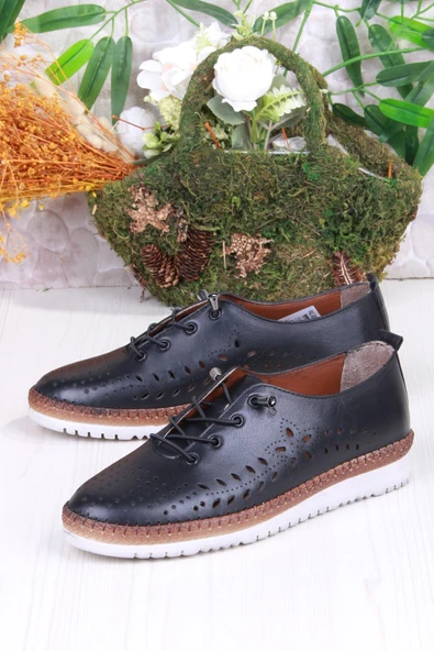 Mehmet Mete 1005 Rahat Lastik Bağcıklı Delikli Hakiki Deri Kadın Ayakkabı - Resim 4