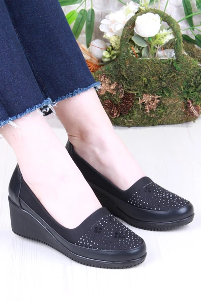 Fort Sdf B-01 Siyah Hafif Taş Baskılı Dolgu Taban Şık Kadın Günlük Ayakkabı ürün görseli