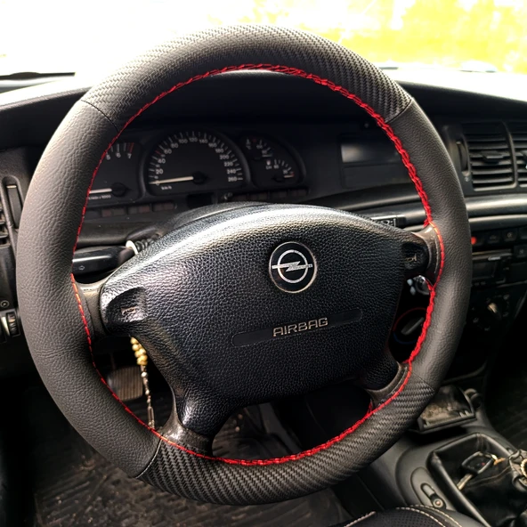 DİKİŞLİ DİREKSİYON KILIFI KARBON DERİ DAMARLI DERİ KIRMIZI DİKİŞLİ OPEL VECTRA B İÇİN ürün görseli