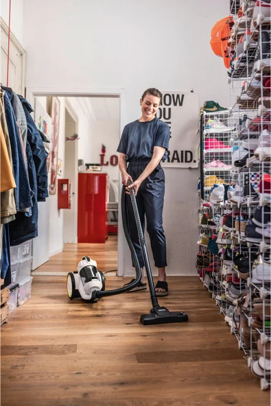 Karcher VC 3 700 W Toz Torbasız Elektrik Süpürgesi 1.198-125.0 - 3