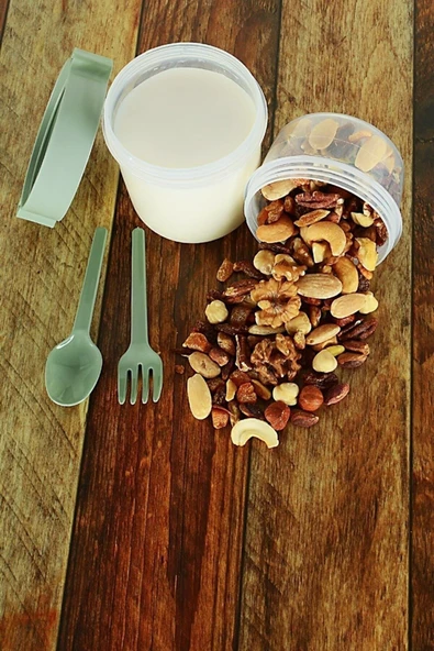 ARMESE Atıştırmalık Yemek Yoğurt Saklama Müsli Kabı Diyet Kabı Kaşıklı Çatallı Büyük Boy 1100 ml