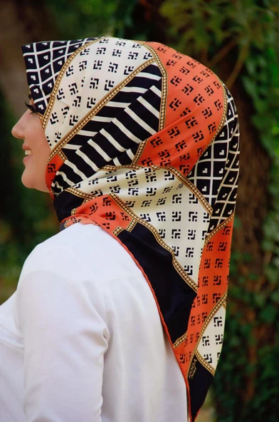 Desenli Eşarp