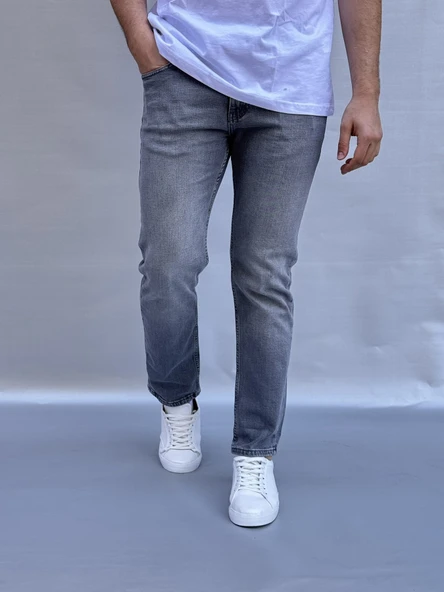 Yıkamalı Gri Regular  Fit Jean