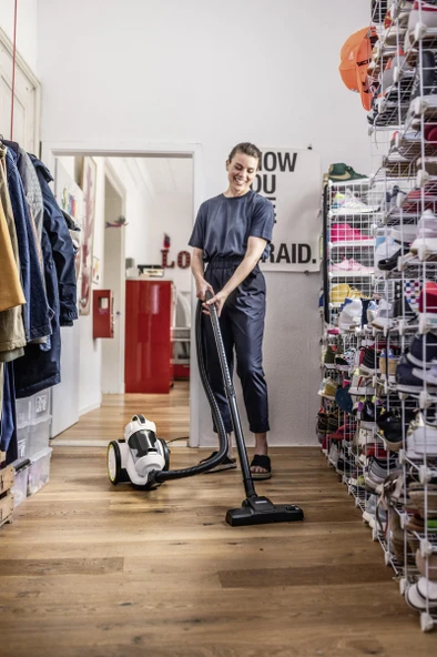 Karcher VC 3 ERP 700 W Toz Torbasız Süpürge - 4