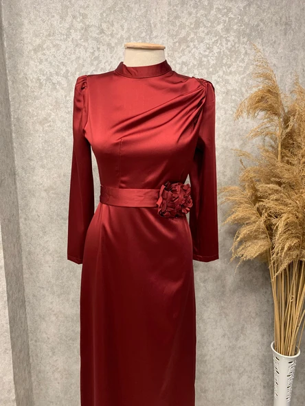 25Y3298 ELBİSE SATEN ÇİÇEK BRONŞLU ETEĞİ KALEM - 4