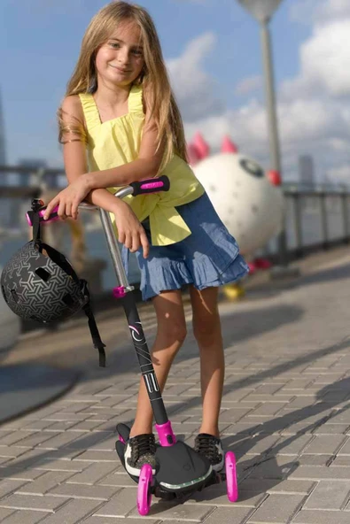 3 Tekerlekli Katlanabilir Illuminate Işıklı Pembe Scooter - 3