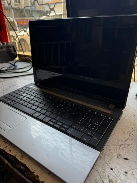 ACER Aspire E1-531 İntel Celeron B820 İşlemci 8 GB RAM 128 GB SDD (YENİLENMİŞ ÜRÜN) ürün görseli