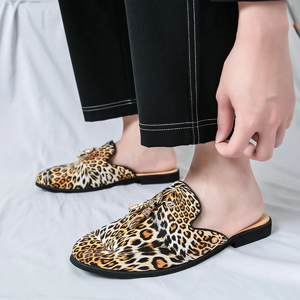 Erkek Leopar Desenli Deri Terlik (Leopar)