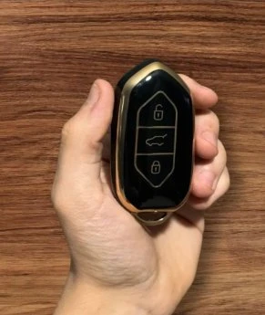Togg T10x Uyumlu Anahtar Koruma kılıfı Siyah / Altın Detaylı Lütfen Anahtar Teyiti Yapınız