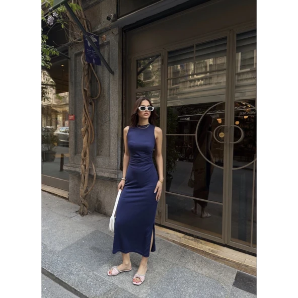 Lucky Life Kadın Yumuşak Dokulu Kumaş Bisiklet Yaka Sıfır Kolsuz Yırtmaçlı Uzun Elbise - Mavi - Resim 2