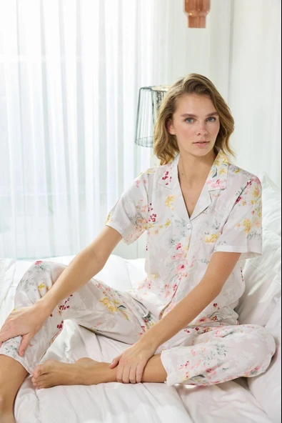 Kadın Önden Düğmeli Gömlek Yakalı Pamuk Saten Dokuma Göğüs Cepli Kısa Kol Pijama Takımı - 7