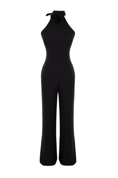 Kadın Moda Standart Kol Geniş Paça Halter Yaka Düz Desen Uzun Gül Detaylı Dokuma Tulum