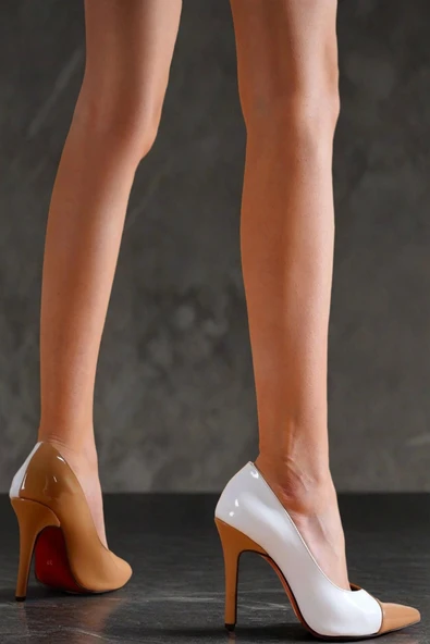 Kadın V Yaka Kesimli İki Renkli Topuklu Ayakkabı Sivri Burun Model Stiletto