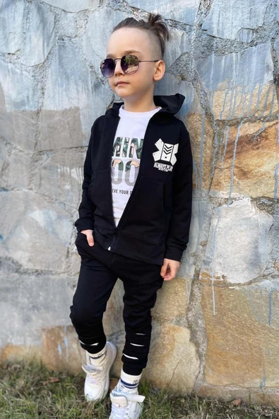 Erkek Çocuk Sırt Baskılı Minicool Yazı ve Paçaları Yırtmaç Detaylı Siyah Eşofman Takım ürün görseli