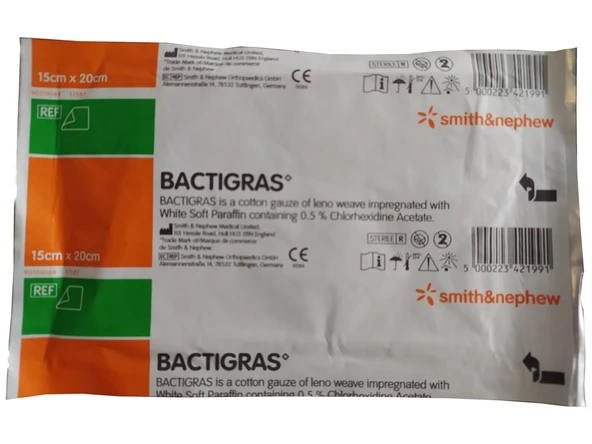 BACTIGRAS PARAFİNLİ YARA ÖRTÜSÜ 15CMX20CM