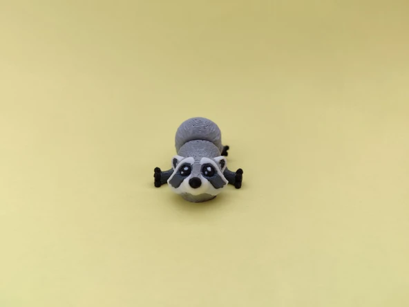 Sevimli Rakun Figürü – Hareketli Eklemli 3D Oyuncak - 4