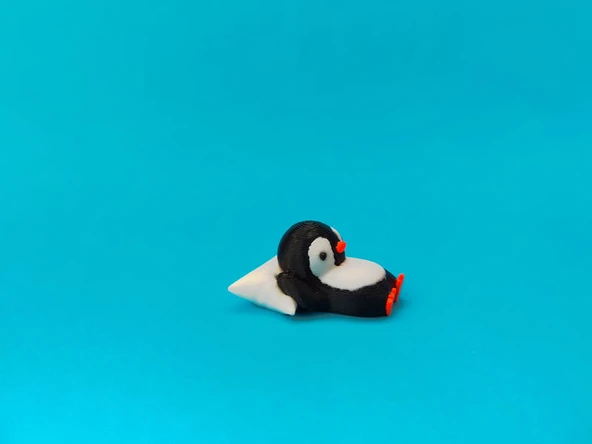 Sevimli Penguen Figürü – Hareketli Eklemli 3D Oyuncak