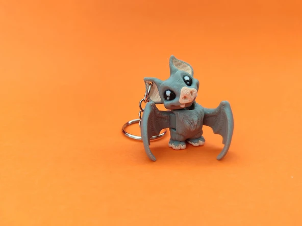 Sevimli Ayakta Yarasa Anahtarlık – 3D Baskı Özel Tasarım