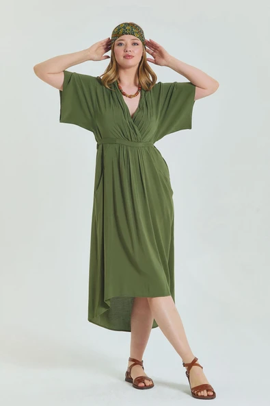 V Yaka Büzgü Detaylı Büyük Beden Elbise