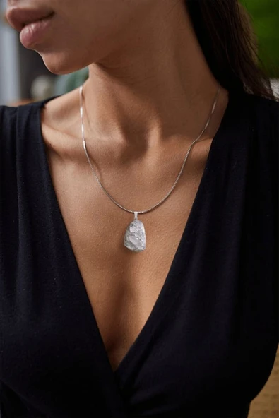 Sertifikalı Ham Parça Doğal Kristal Kuvars Taşı Kolye - Resim 3