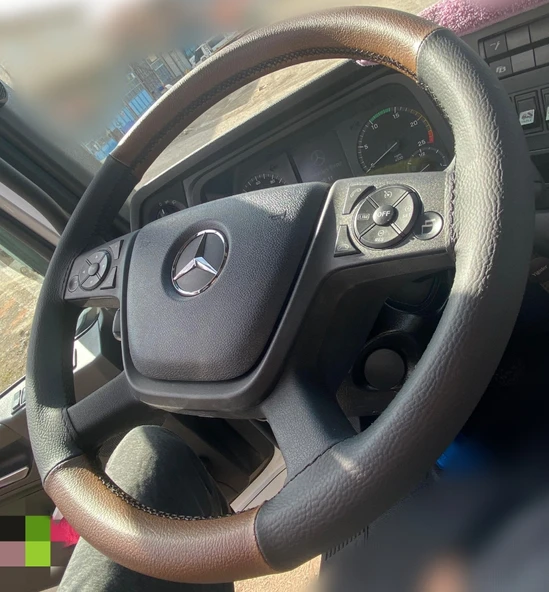 DİKİŞLİ DİREKSİYON KILIFI SİYAH DERİ KAHVE DERİ SİYAH DİKİŞLİ MERCEDES AROCS 4148 İÇİN