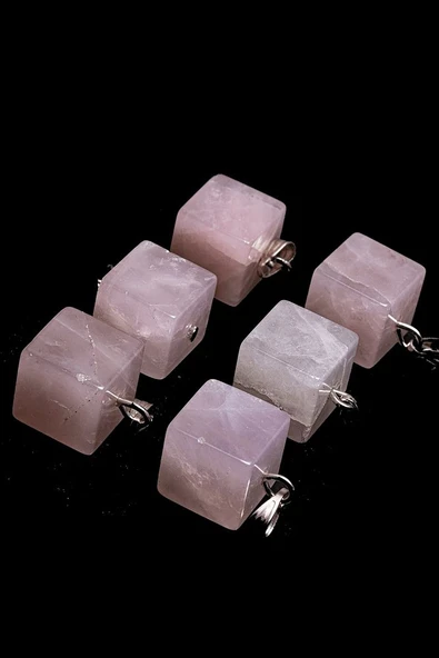 Sertifikalı Küp Model  Doğal Pembe Kuvars Taşı Kolye - Resim 2