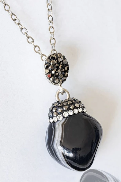 Sertifikalı Ham Zirkon Taşlı Model Siyah Akik Taşı Kolye ürün görseli