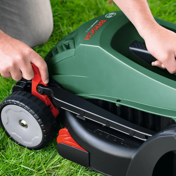 Bosch UniversalRotak 37-555 Çim Biçme Makinesi 1400W - 06008A6501 - 3