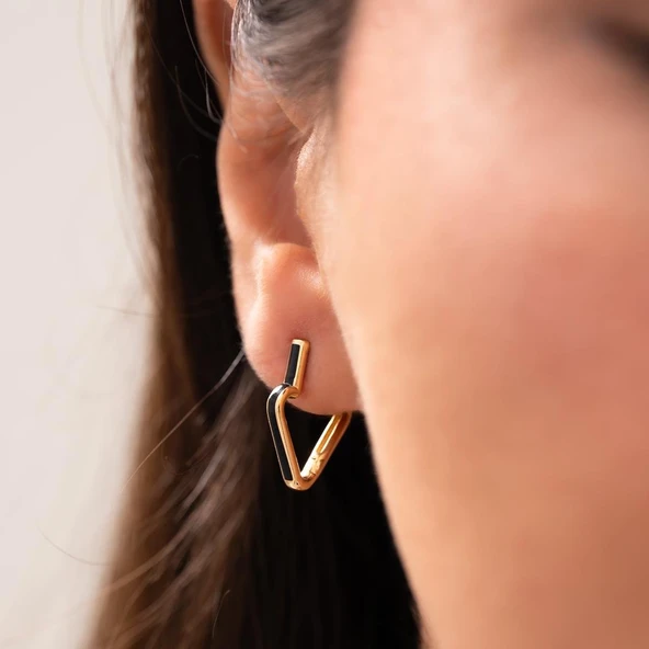 Siyah Mineli Ok Tasarım Altın Küpe