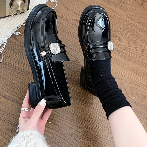 Kadın Günlük Loafer Ayakkabı (İnci Siyahı)