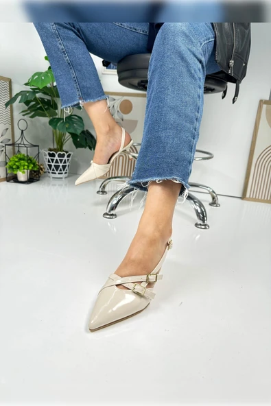 Günlük Kadın Sivri Burun Ayarlanabilir Kemer Detaylı Arkası Açık Klasik İnce Topuklu Ayakkabı 922-64 - 2