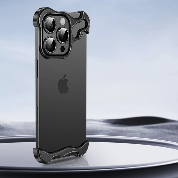 iPhone 16 Pro Max Siyah Metal Tamponlu Lens Korumalı Telefon Kılıfı