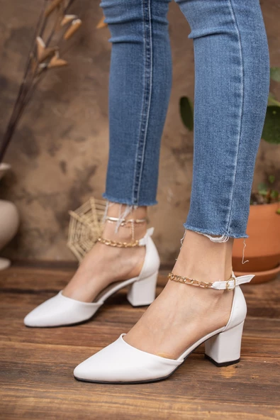 MERVE BAŞ Bilekten Zincir Detaylı Klasik Kalın Topuklu Ayakkabı - 10