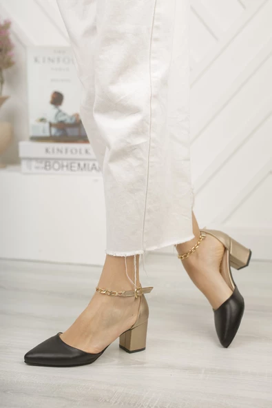 MERVE BAŞ Bilekten Zincir Detaylı Klasik Kalın Topuklu Ayakkabı - 4