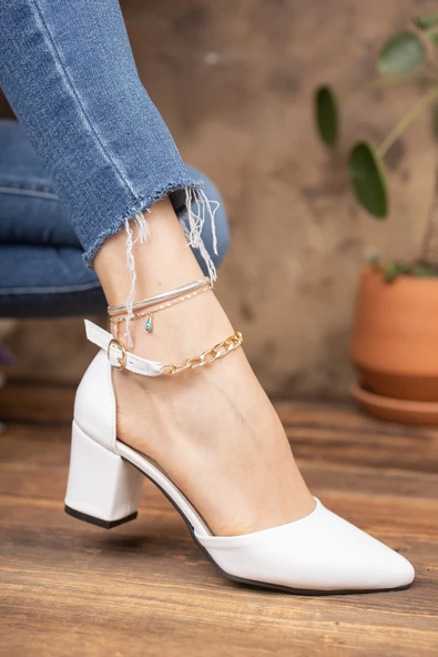 MERVE BAŞ Bilekten Zincir Detaylı Klasik Kalın Topuklu Ayakkabı - 9