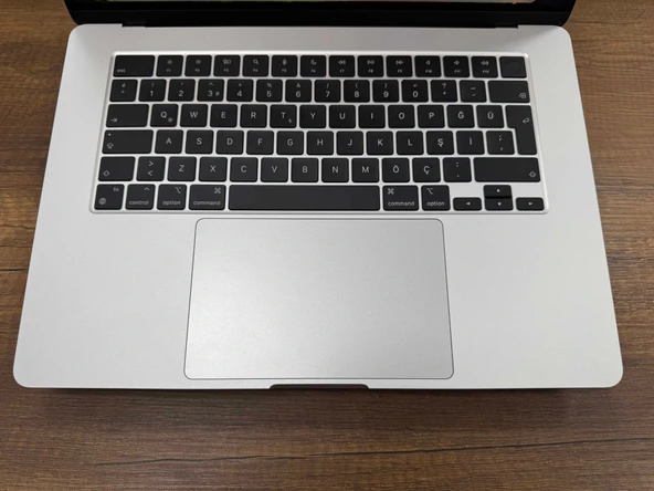 Apple MacBook Air M3 16GB RAM 512GB SSD macOS 15” QHD+ Gümüş MXD23TU/A (İKİNCİ EL) - Resim 2