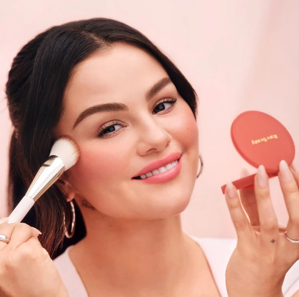 Rare Beauty Soft Pinch Matte Bouncy Blush - Krem Pudra Allık Thriving - Resim 2