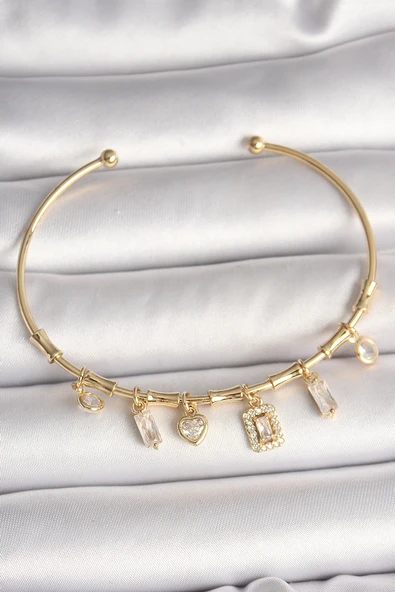 Pirinç Gold Renk Sallantı Zirkon Taşlı Kare Figür Kalp Detay Charm Kadın Bileklik - TJ-BB6895