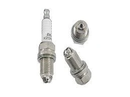 DENSO K20PBRS10 ATESLEME BUJISI 3 TIRNAK VW GOLF 98-14 PASSAT 94-11 POLO CLS 96-02 AKL BSE Kırmızı S