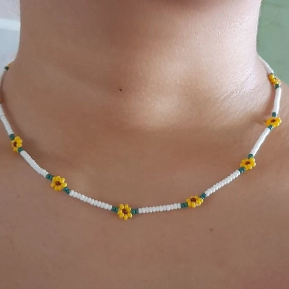 Kadın Papatyalı Kolye ürün görseli