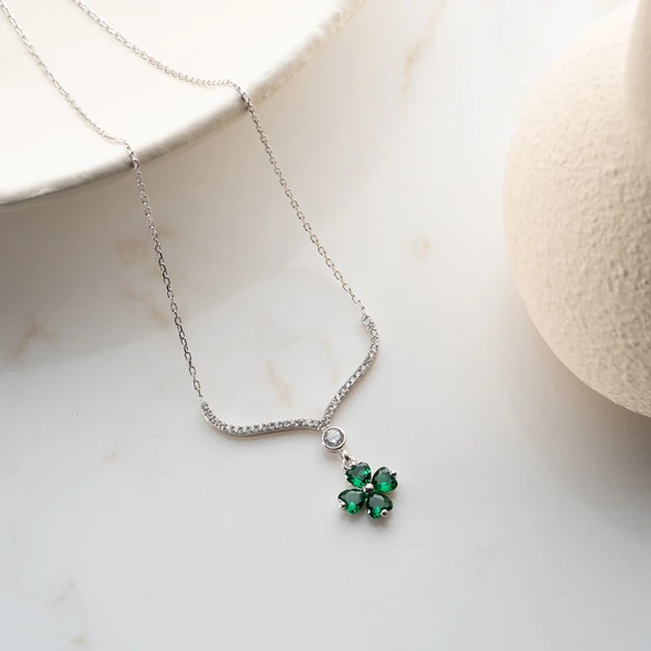 Vaoov 925 Ayar Gümüş Yeşil Taşlı Sallantılı Yonca Kolye - Resim 2