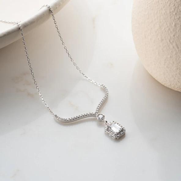 Vaoov 925 Ayar Gümüş Beyaz Baget Taşlı Sallantılı Hediye Kolye - Resim 2