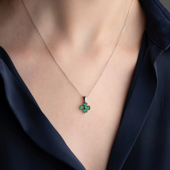 Vaoov 925 Ayar Gümüş Yeşil Taşlı Minimal Yonca Kolye - Resim 4