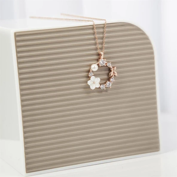 Kamelya Çiçeği Desenli 925 Gümüş Kadın Kolye - 2