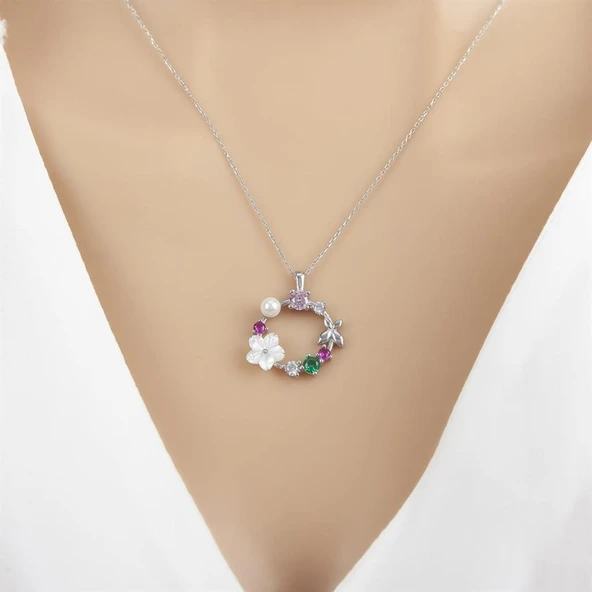 Kamelya Çiçeği Desenli 925 Gümüş Kadın Kolye